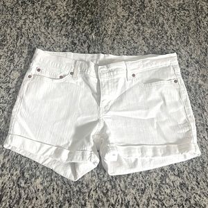 New never worn Levi white shorts